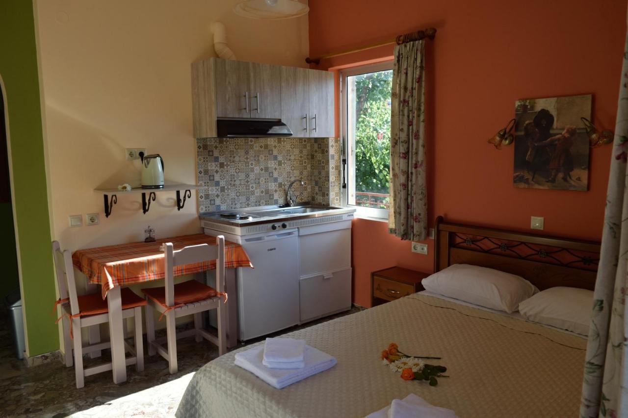 Stamoulis Apartments Agia Efimia Exteriör bild