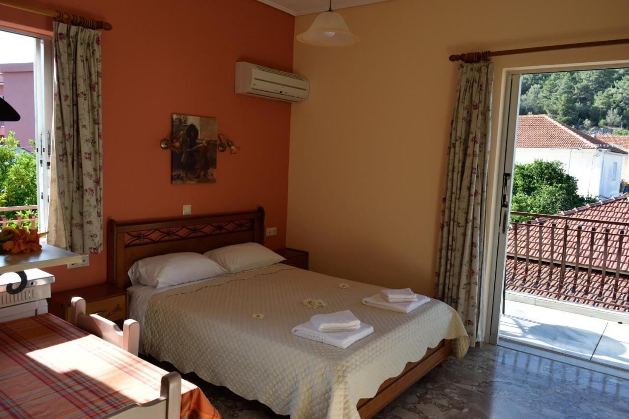 Stamoulis Apartments Agia Efimia Exteriör bild